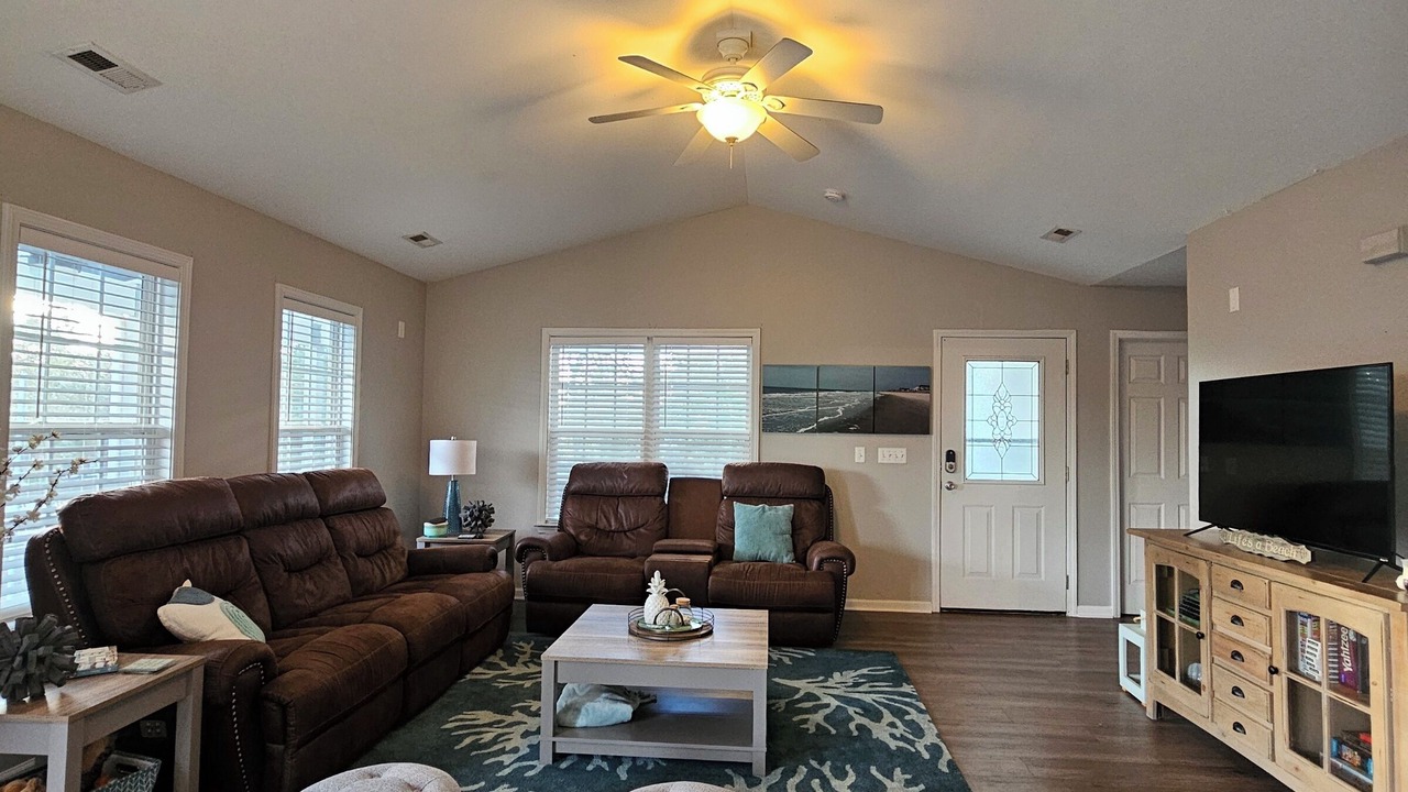 Photo of Livingroom in Tranquil Harbour