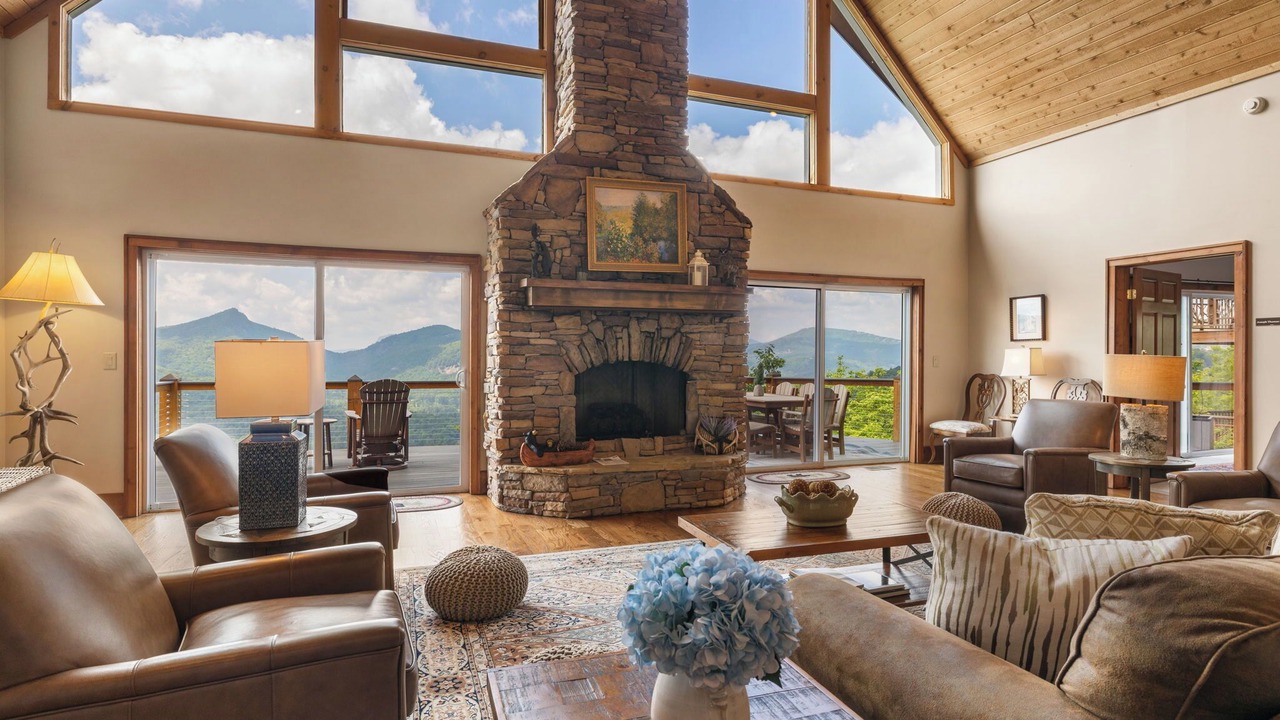Photo of Livingroom in Sapphire