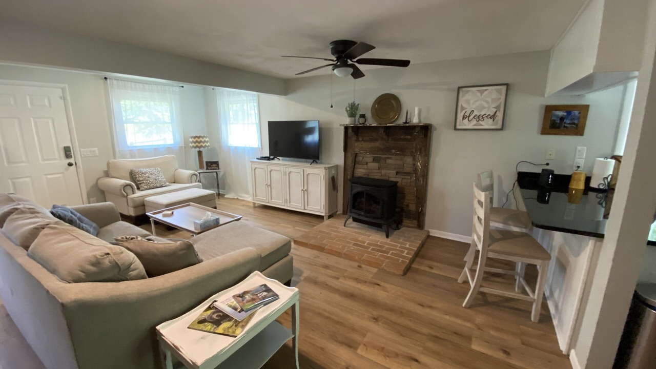 Photo of Livingroom in Qualla