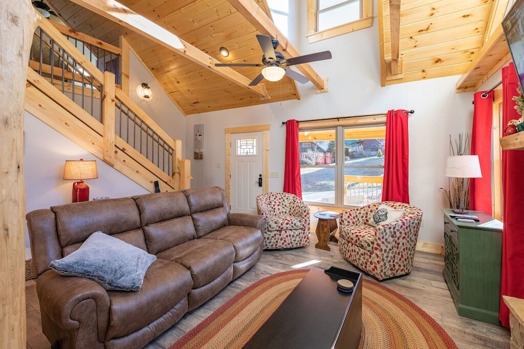 Photo of Livingroom in Maggie Valley