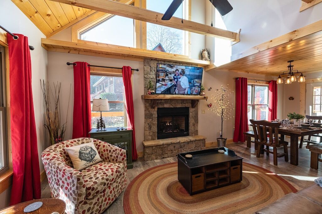 Photo of Livingroom in Maggie Valley