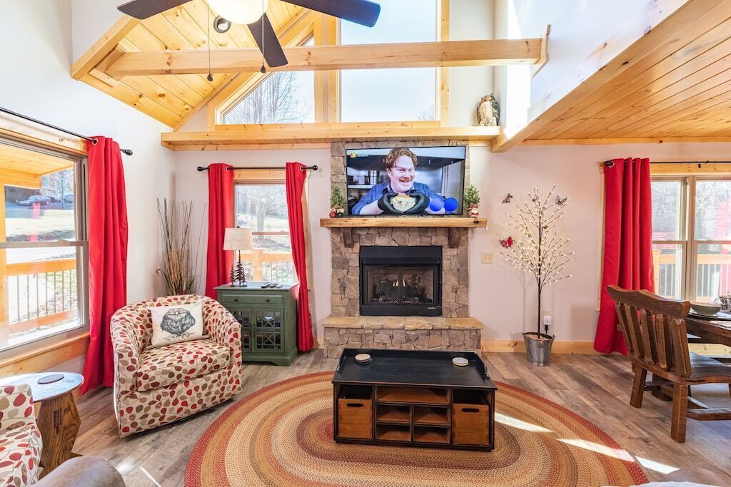 Photo of Livingroom in Maggie Valley