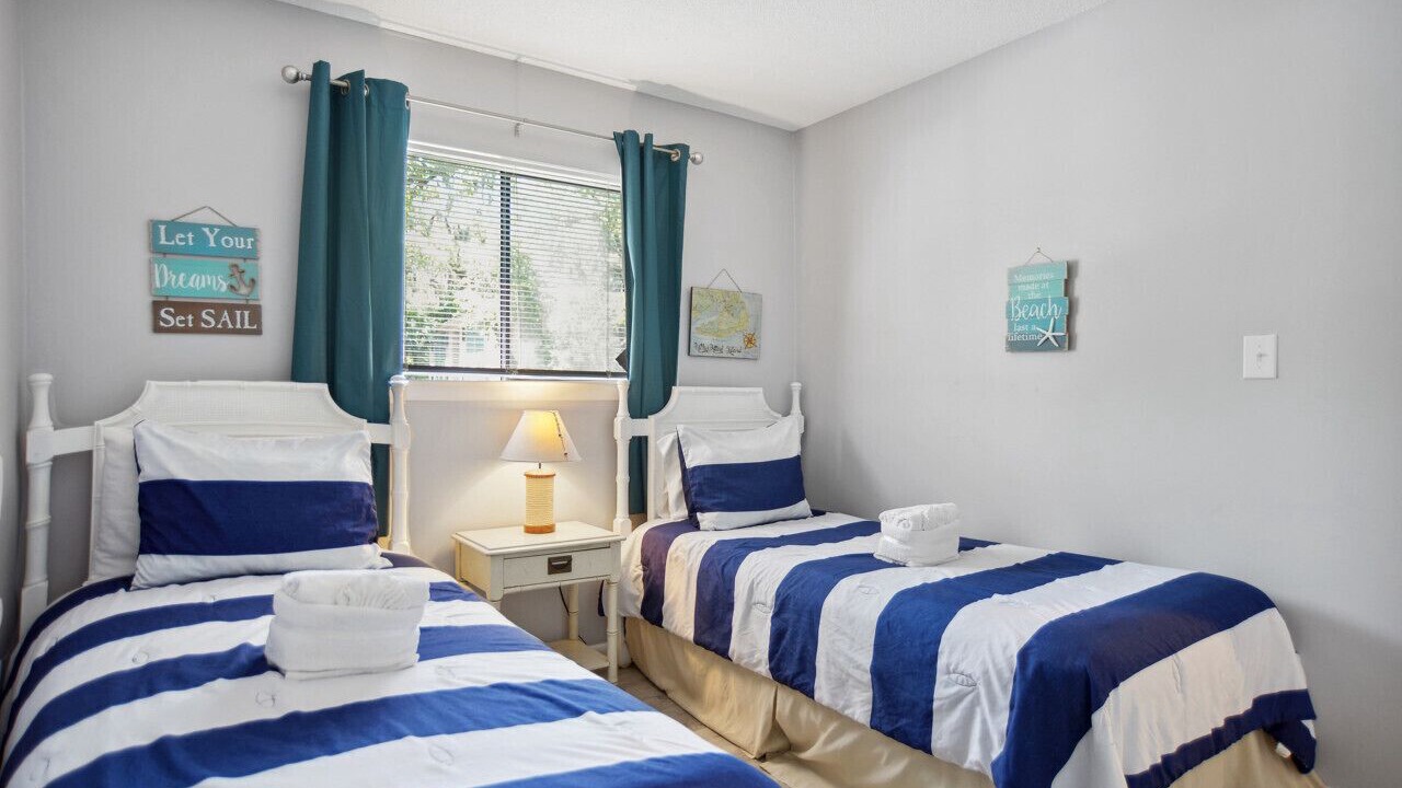 Photo of Bedroom in Folly Field
