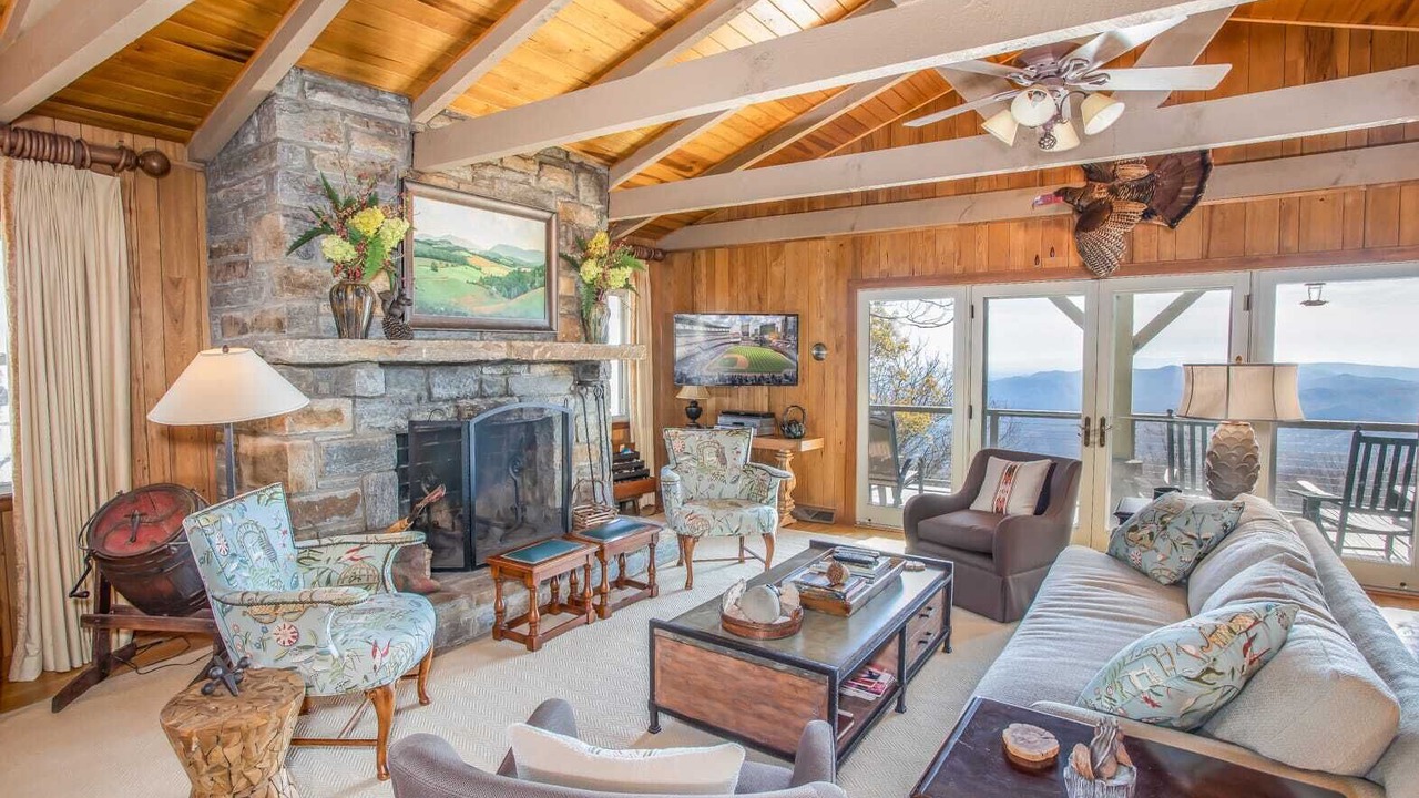 Photo of Livingroom in Blowing Rock