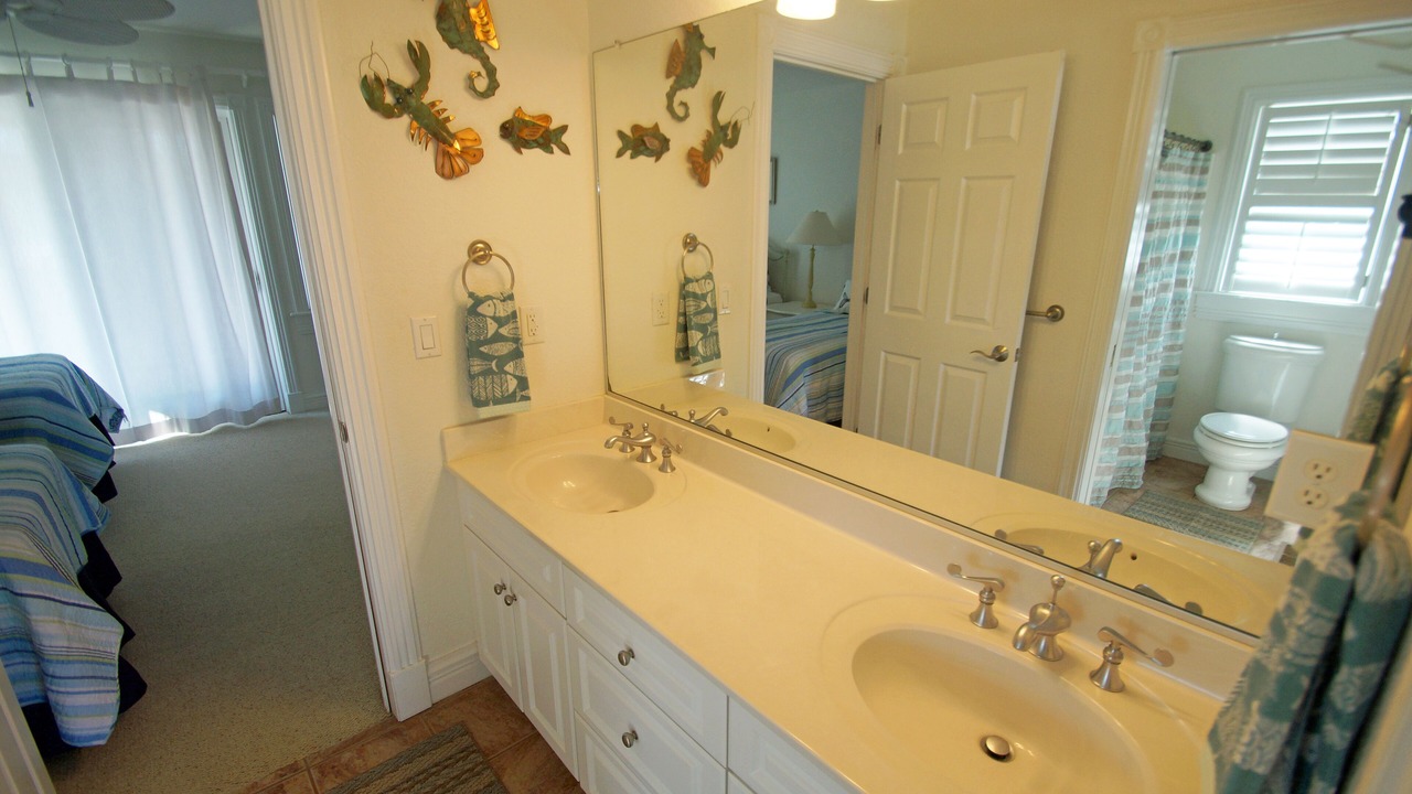 Photo of Bathroom in Kitty Hawk