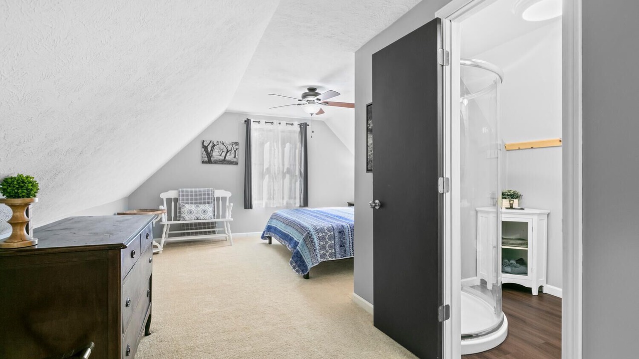 Photo of Bedroom in Hendersonville