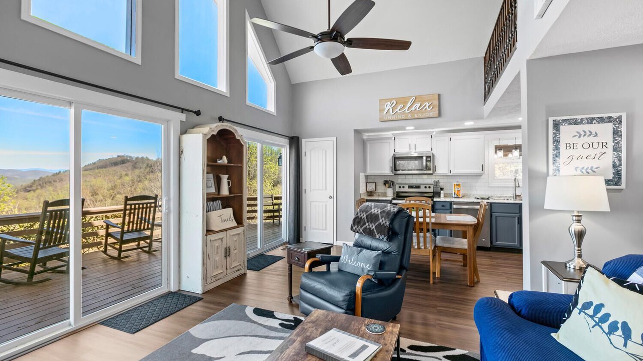 Photo of Livingroom in Hendersonville