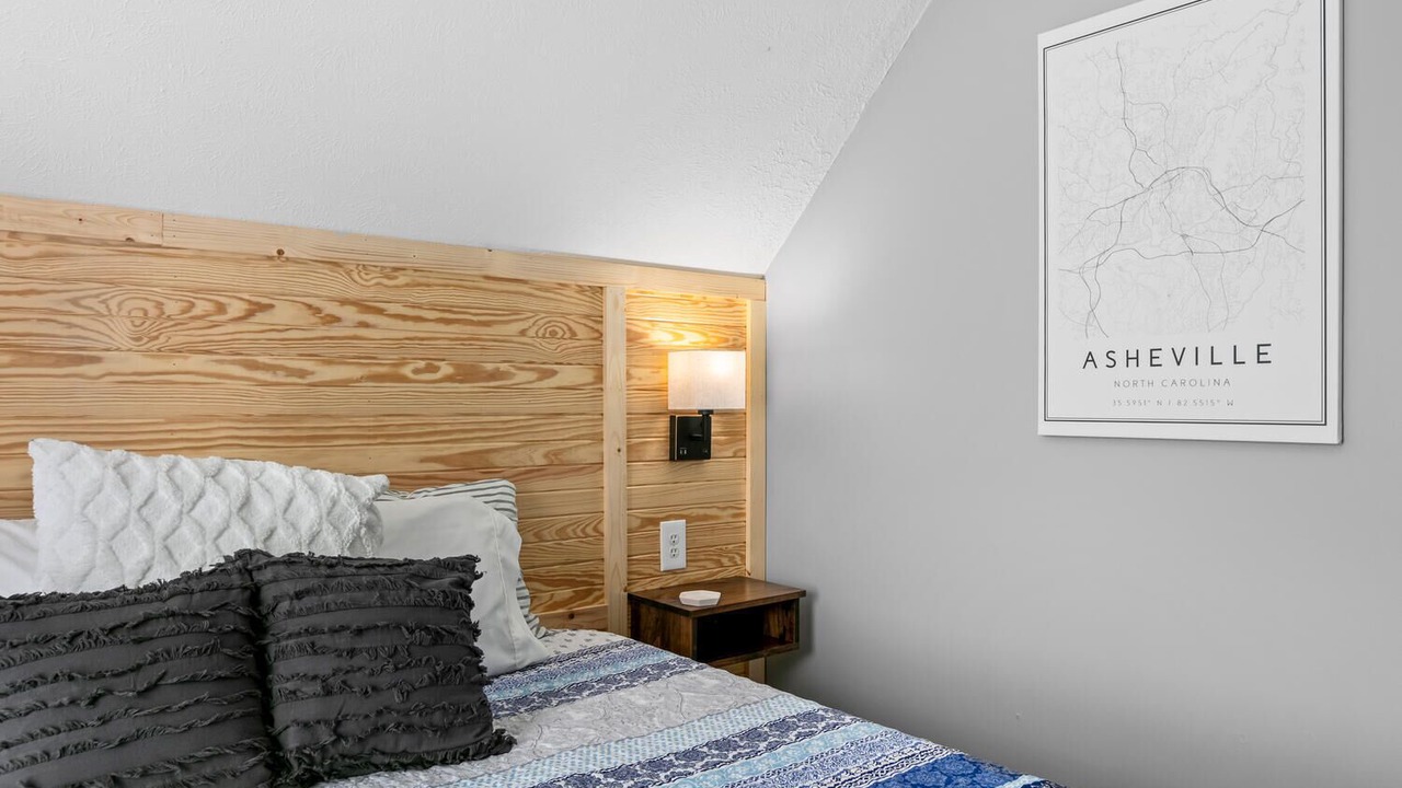 Photo of Bedroom in Hendersonville