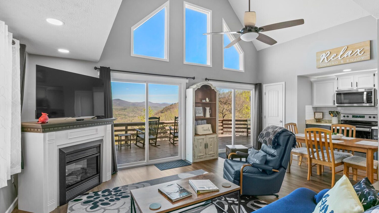 Photo of Livingroom in Hendersonville