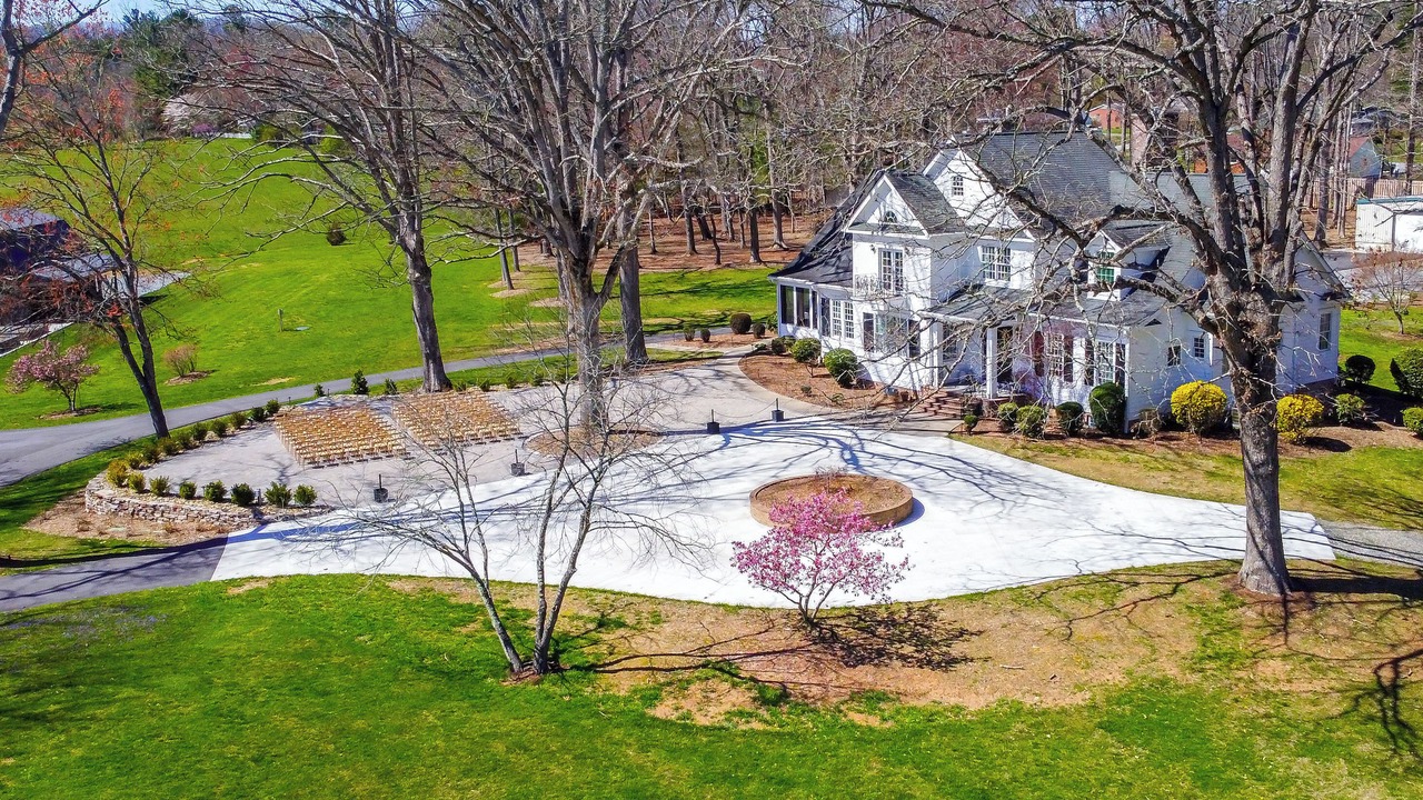 Photo of Outdoor in Mills River