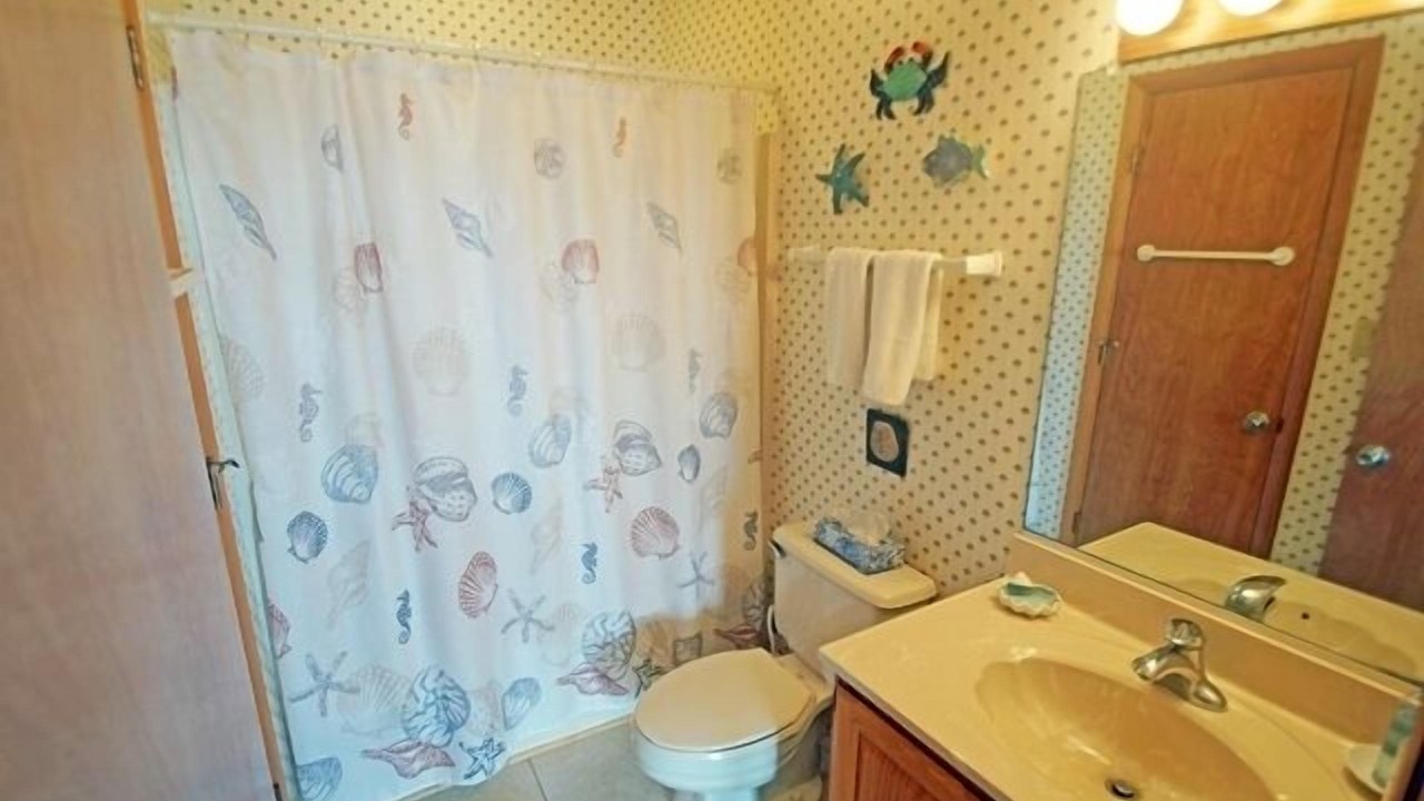 Photo of Bathroom in Whalehead Beach