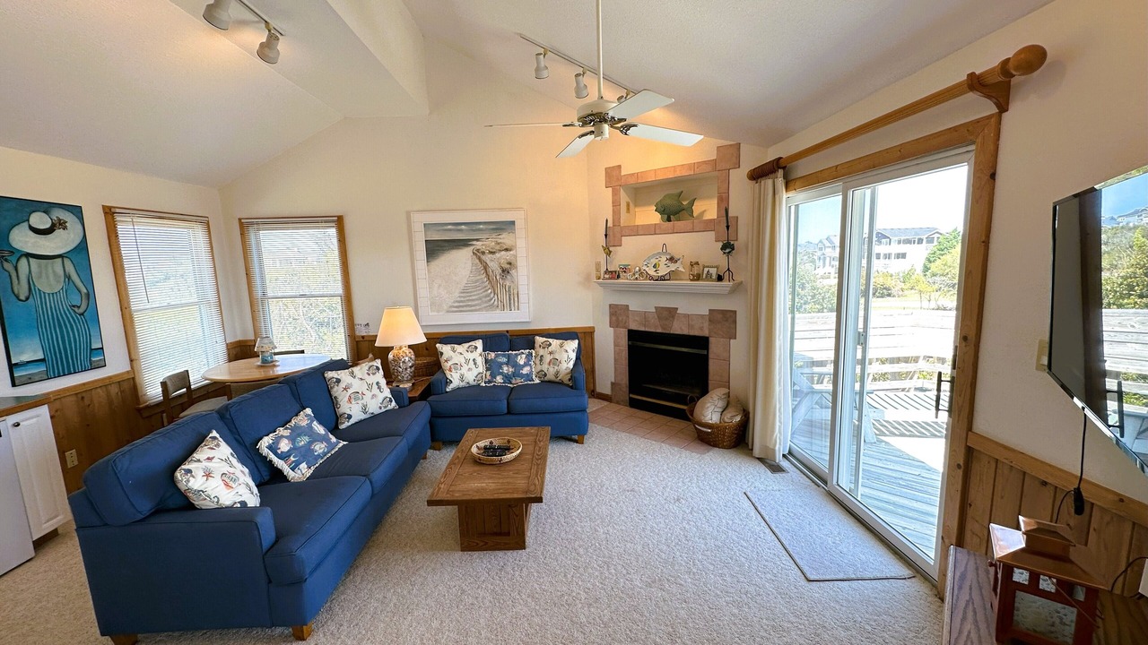 Photo of Livingroom in Whalehead Beach