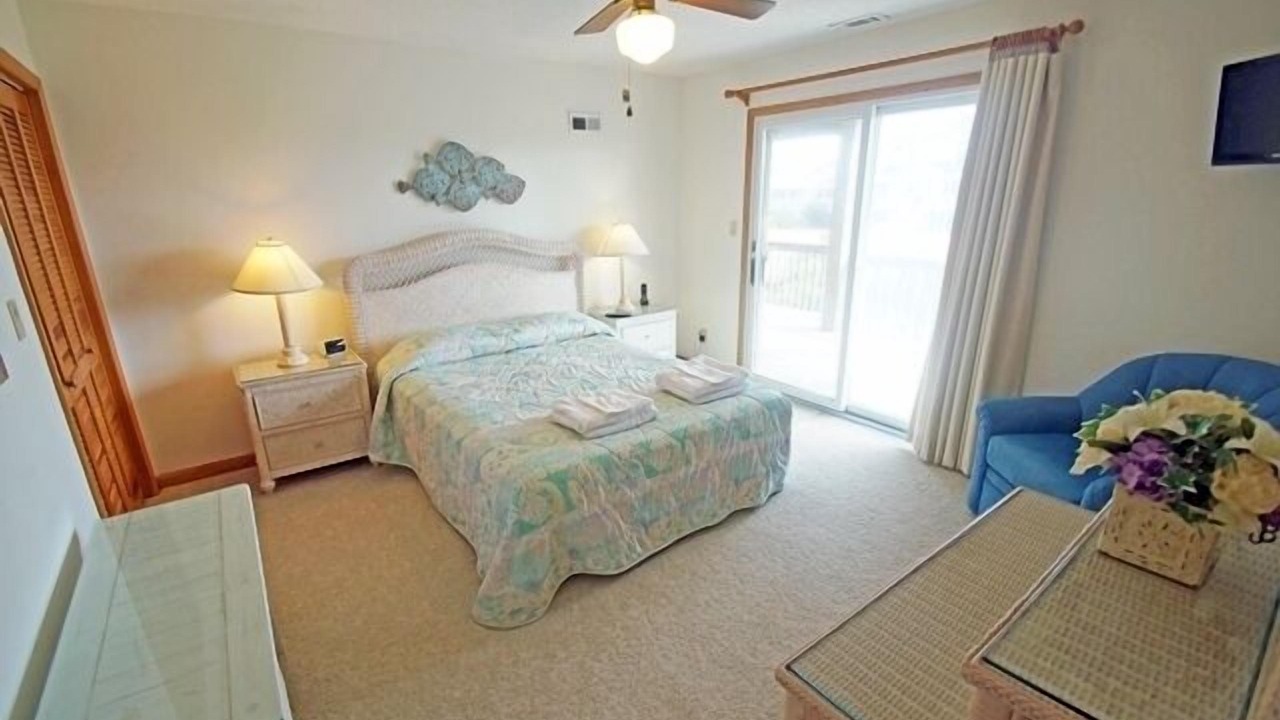 Photo of Bedroom in Whalehead Beach