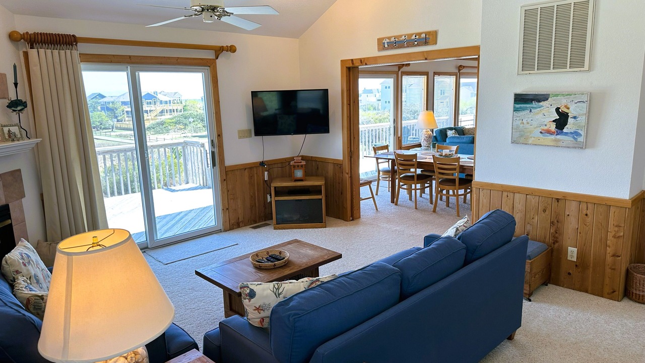 Photo of Livingroom in Whalehead Beach
