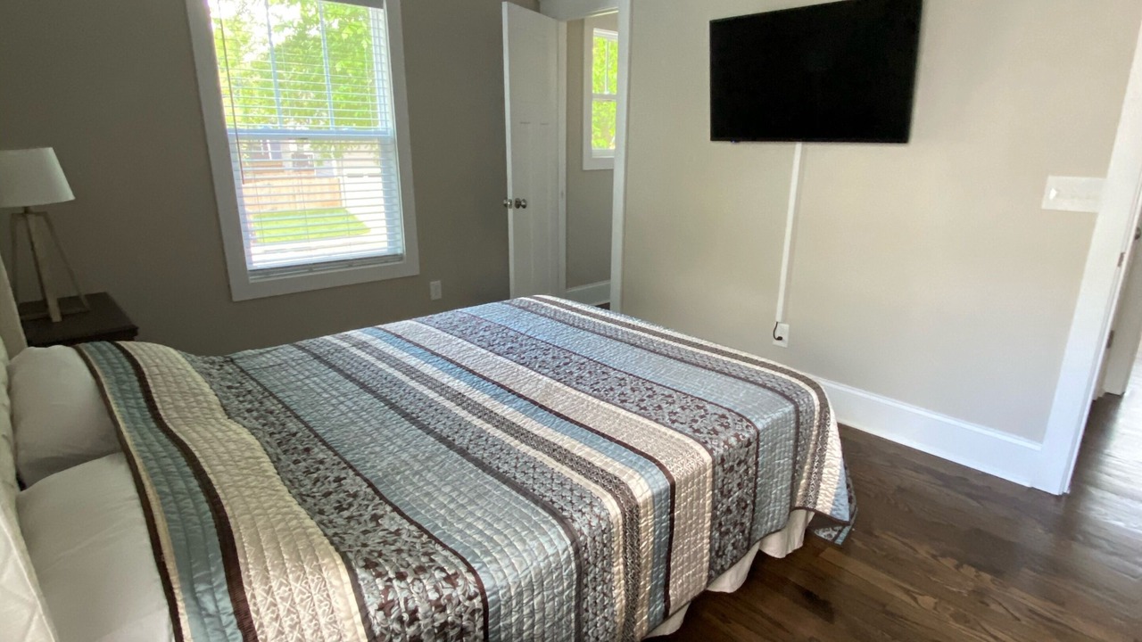 Photo of Bedroom in Villa Heights