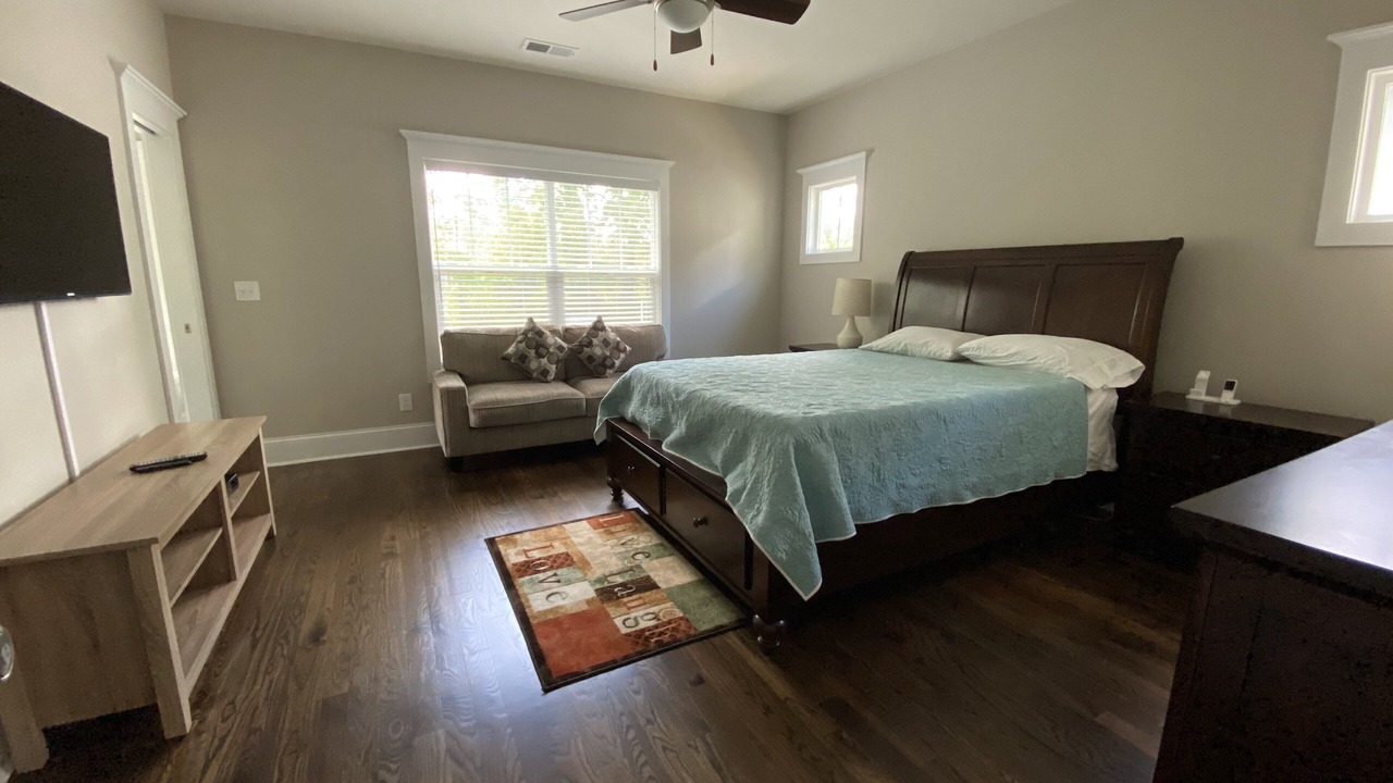 Photo of Bedroom in Villa Heights