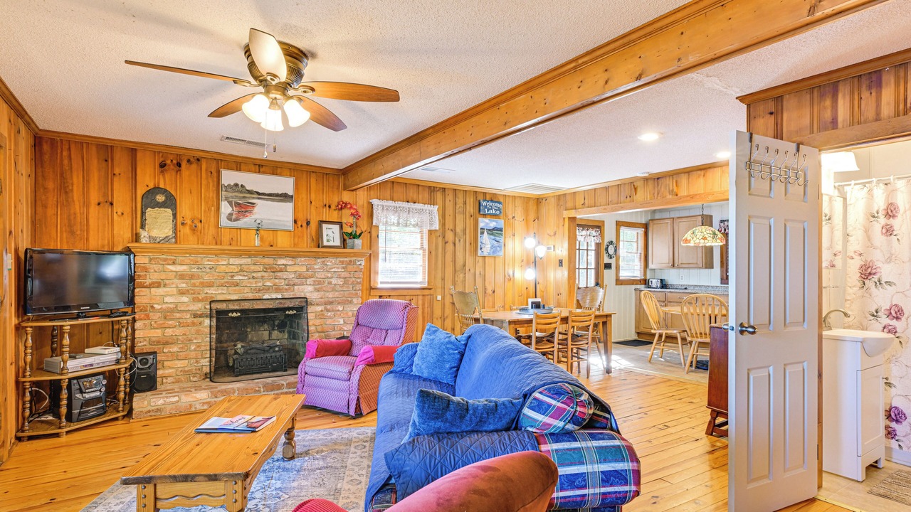 Photo of Livingroom in Mayhew