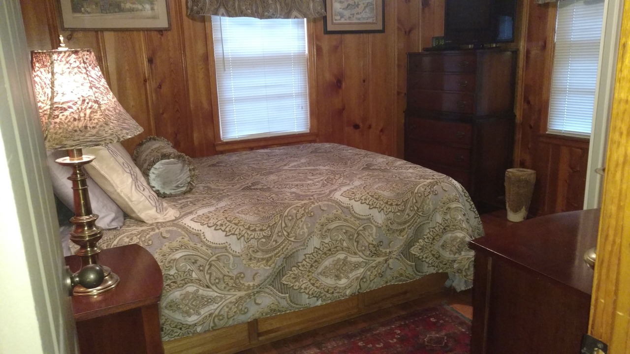 Photo of Bedroom in Guntersville