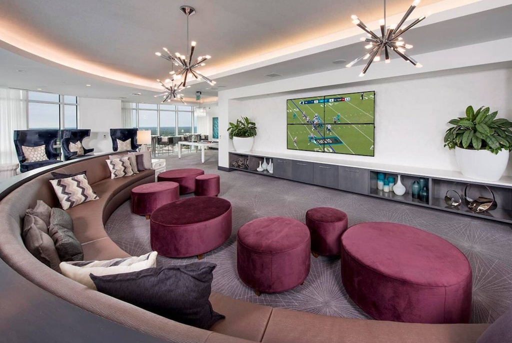 Photo of Livingroom in Charlotte Center City