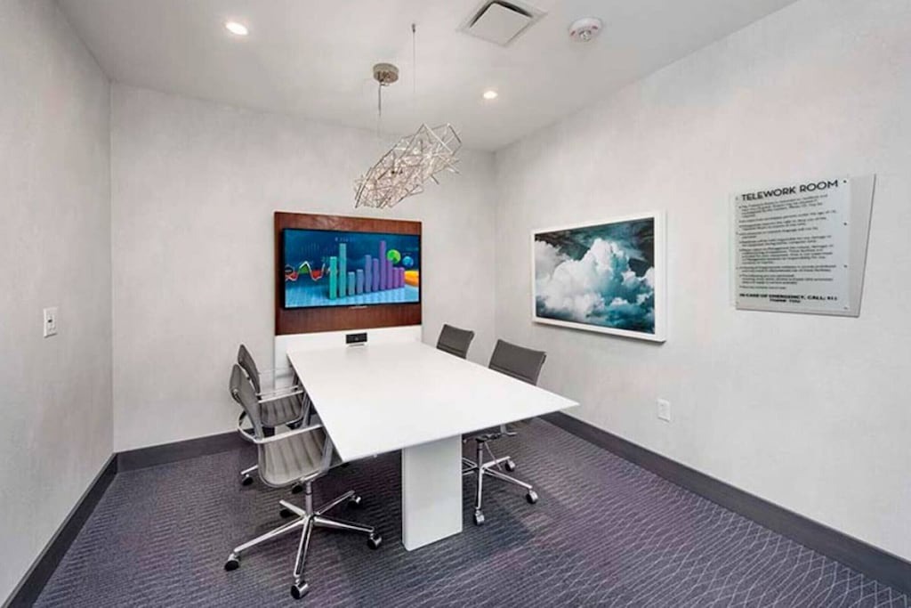 Photo of Livingroom in Charlotte Center City