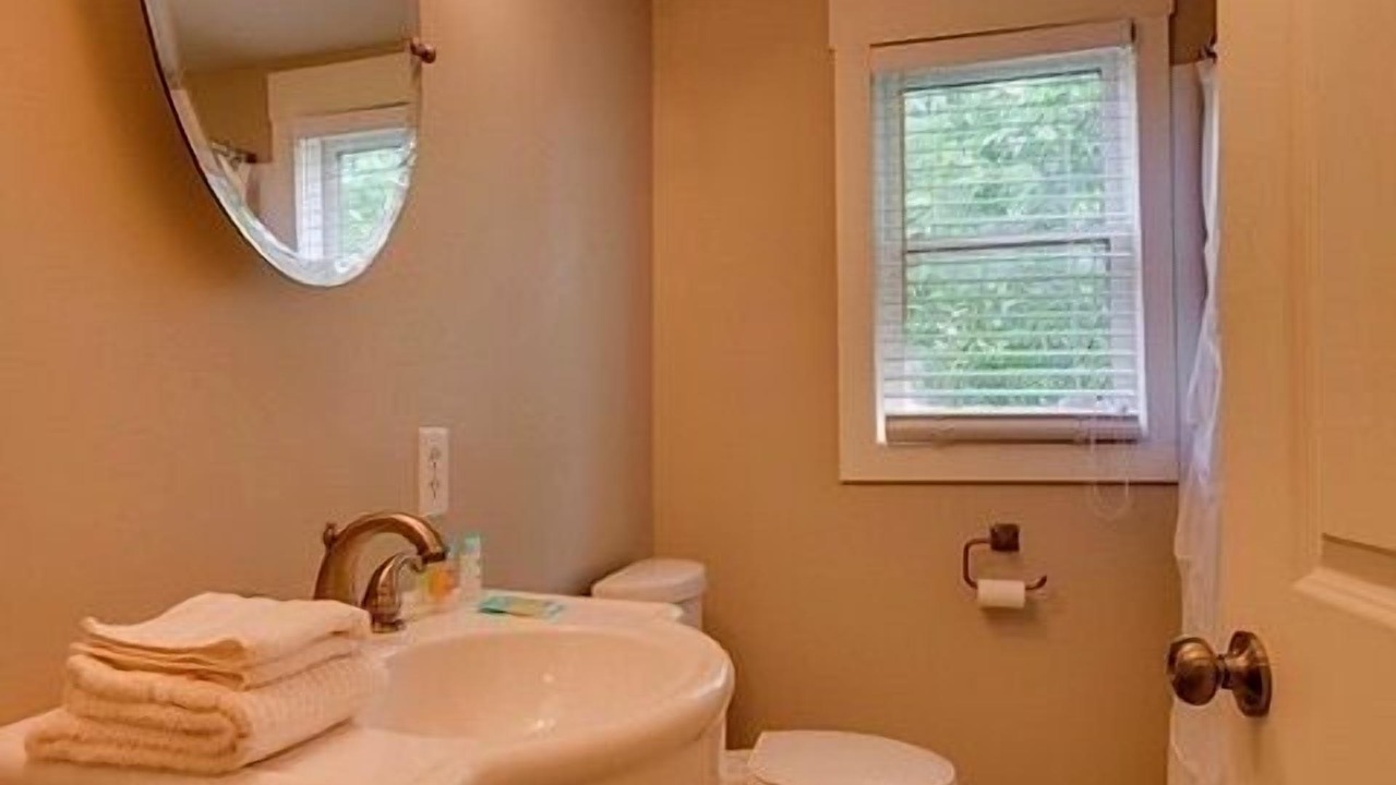 Photo of Bathroom in East End