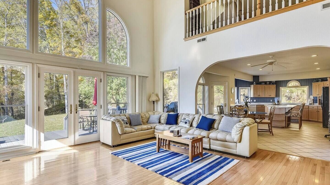 Photo of Livingroom in Skyland