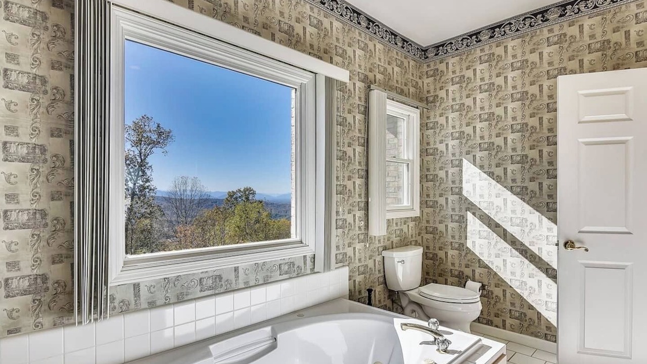 Photo of Bathroom in Skyland
