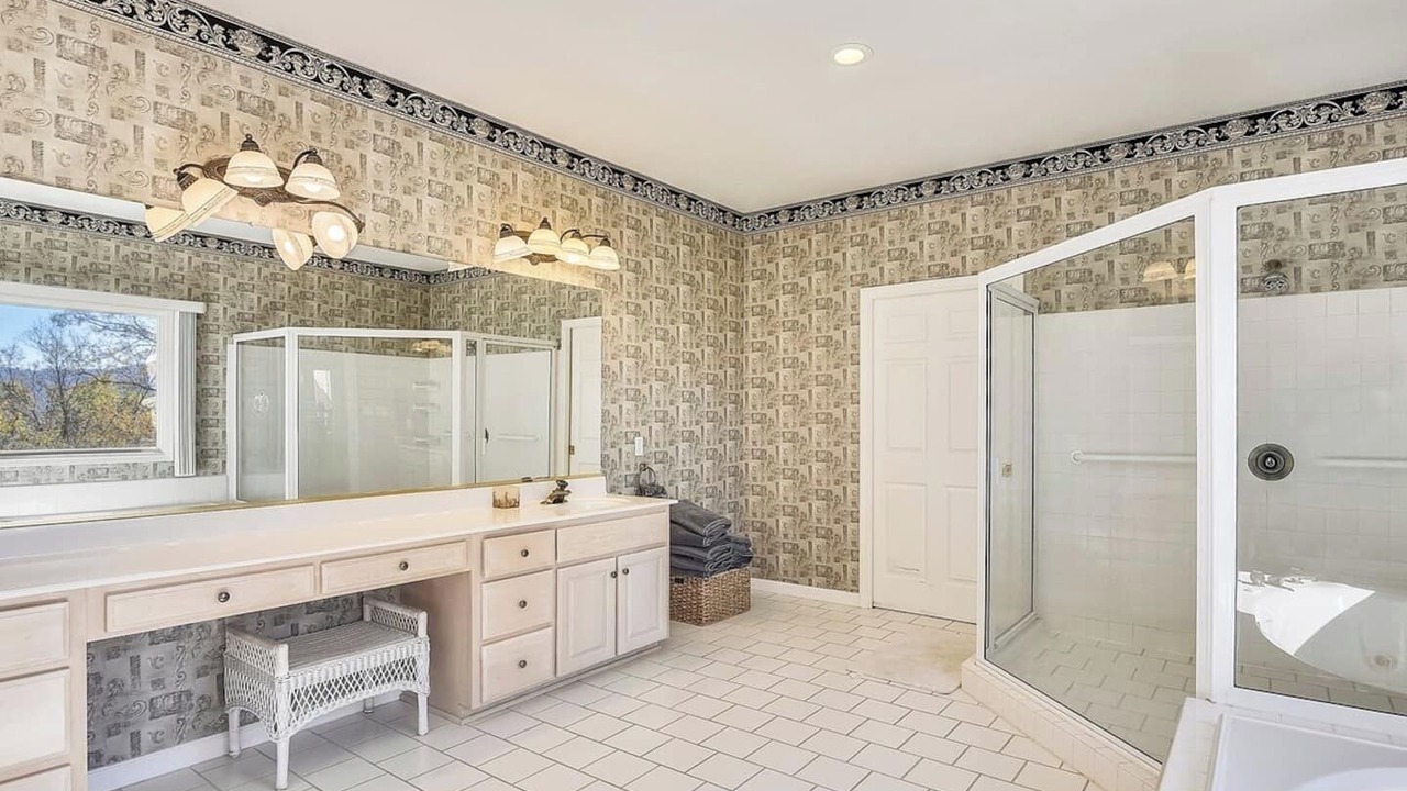 Photo of Bathroom in Skyland