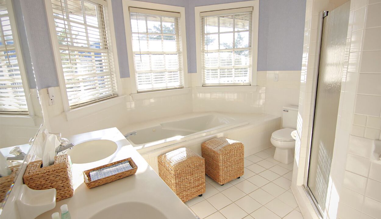Photo of Bathroom in Shell Island