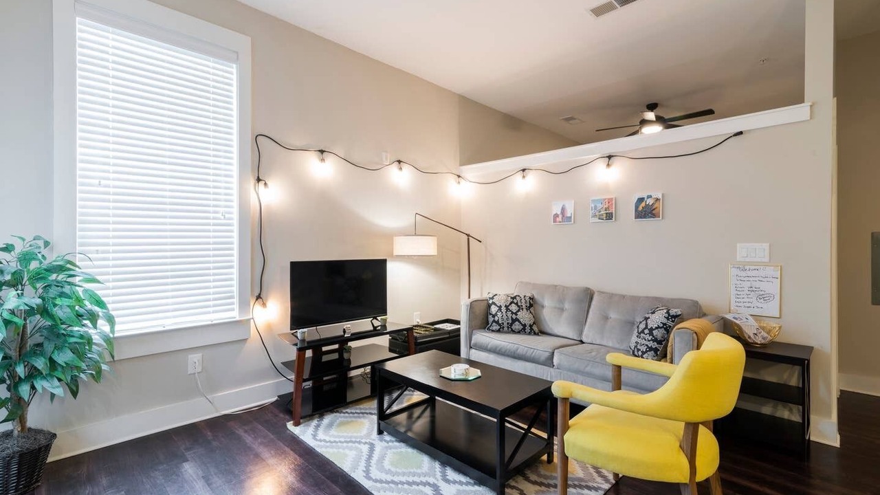 Photo of Livingroom in Myers Park