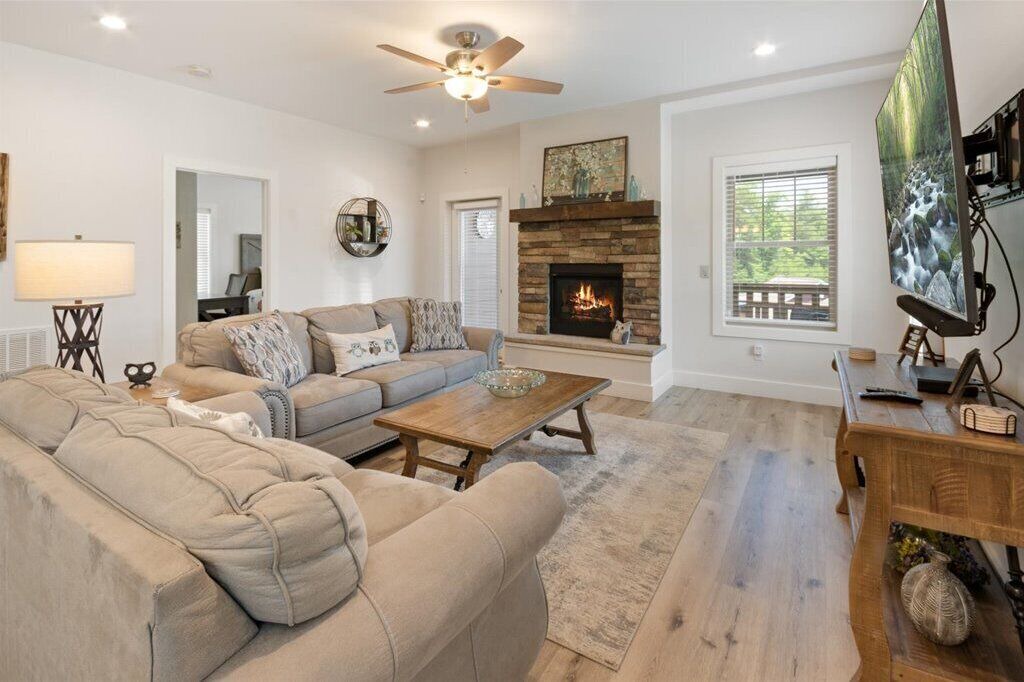 Photo of Livingroom in Fairview