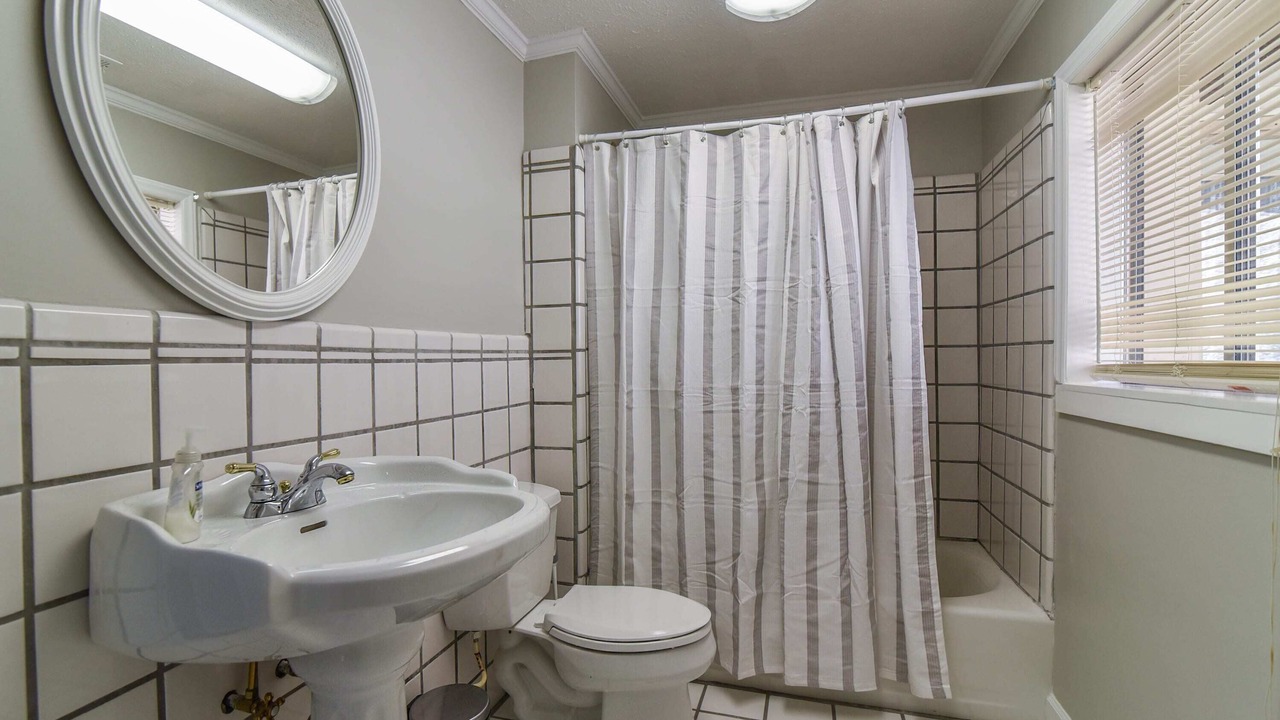 Photo of Bathroom in Skyland