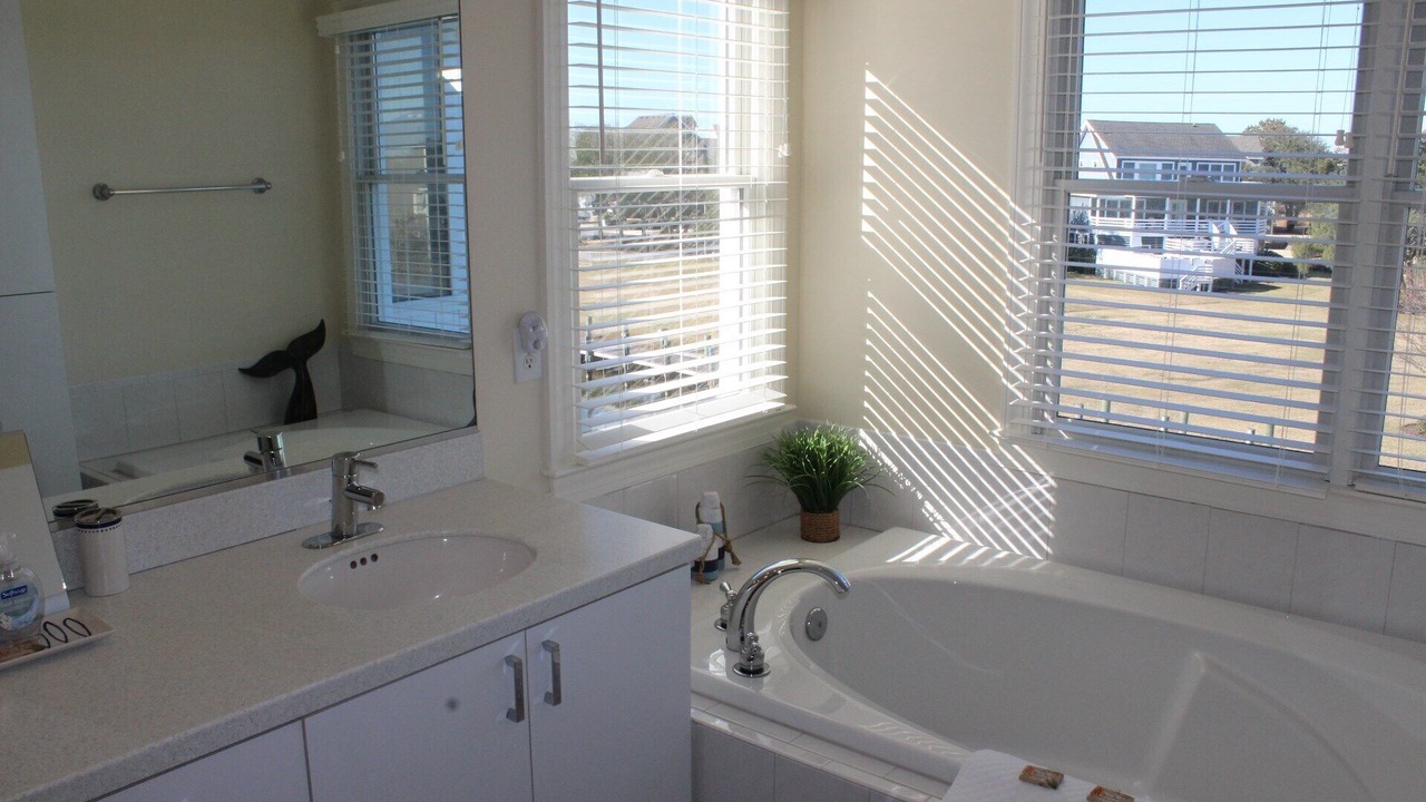 Photo of Bathroom in Manteo
