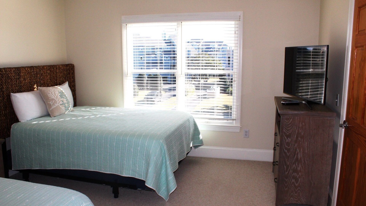Photo of Bedroom in Manteo