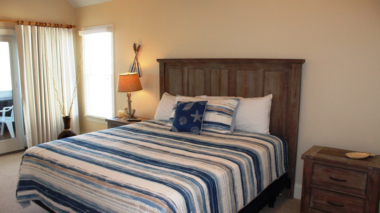 Photo of Bedroom in Manteo