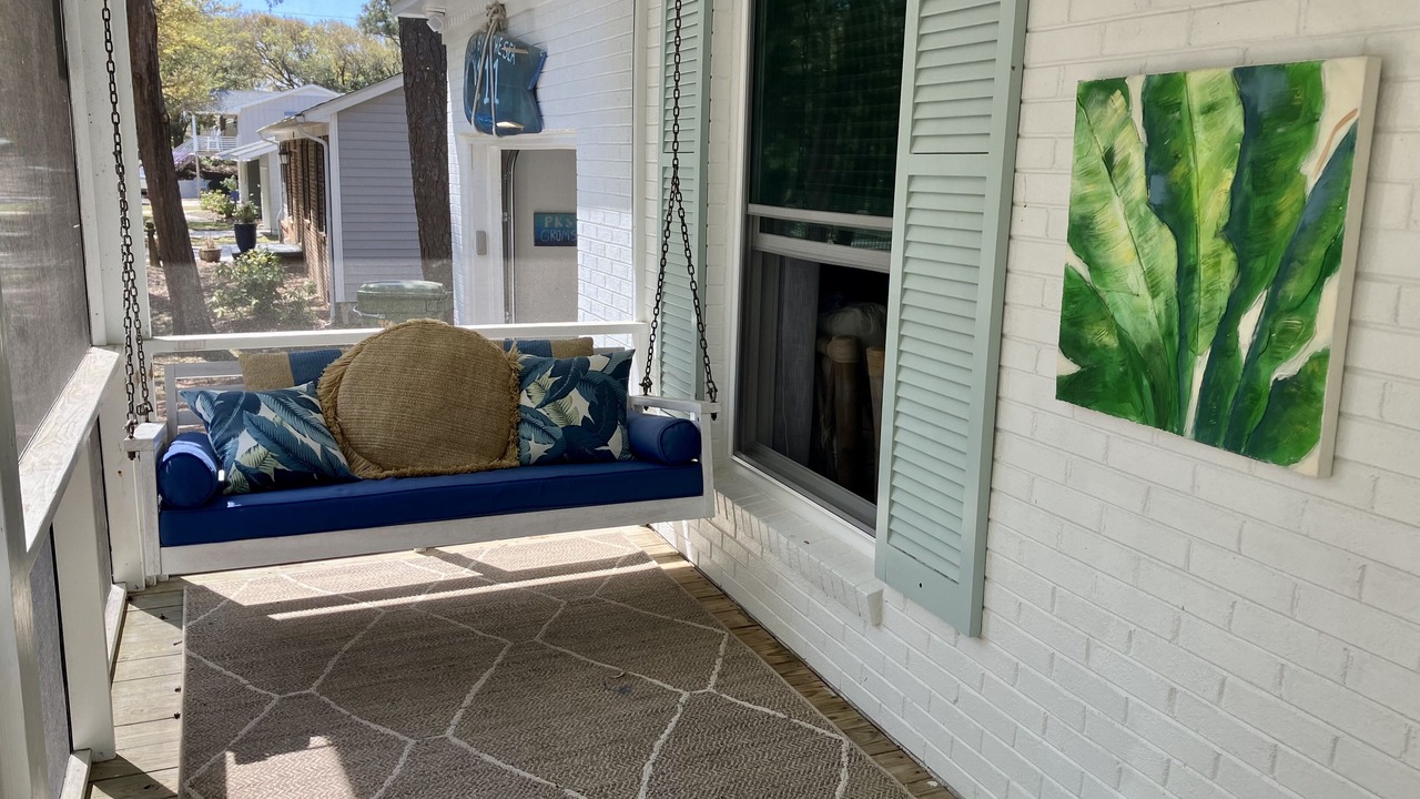 Photo of Patio Balcony in Pine Knoll Shores
