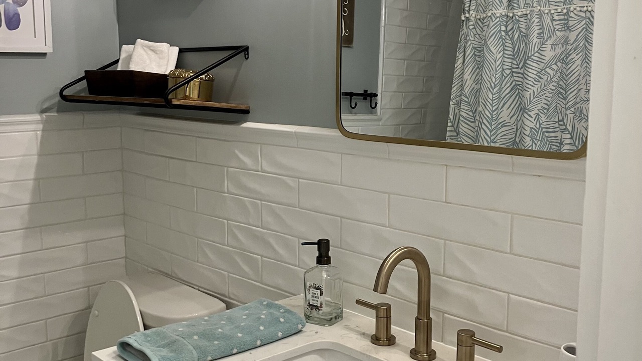 Photo of Bathroom in Pine Knoll Shores
