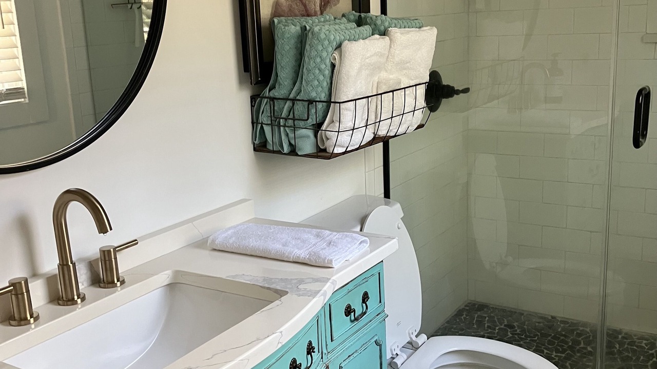 Photo of Bathroom in Pine Knoll Shores