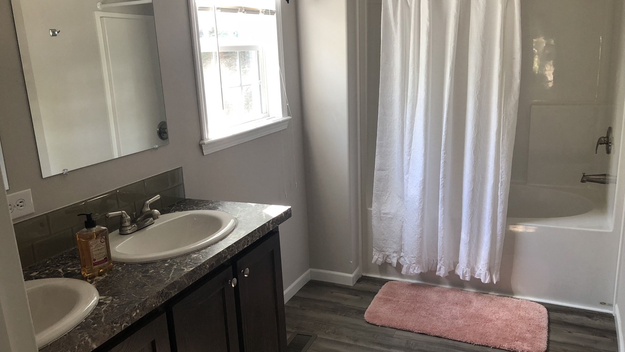 Photo of Bathroom in Candler