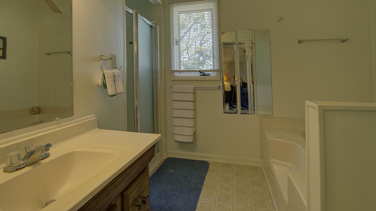Photo of Bathroom in Harkers Island