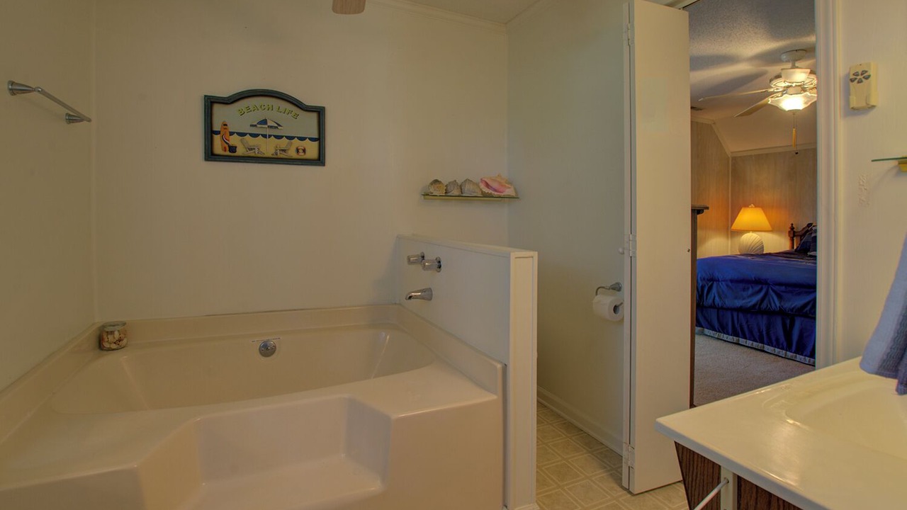 Photo of Bathroom in Harkers Island