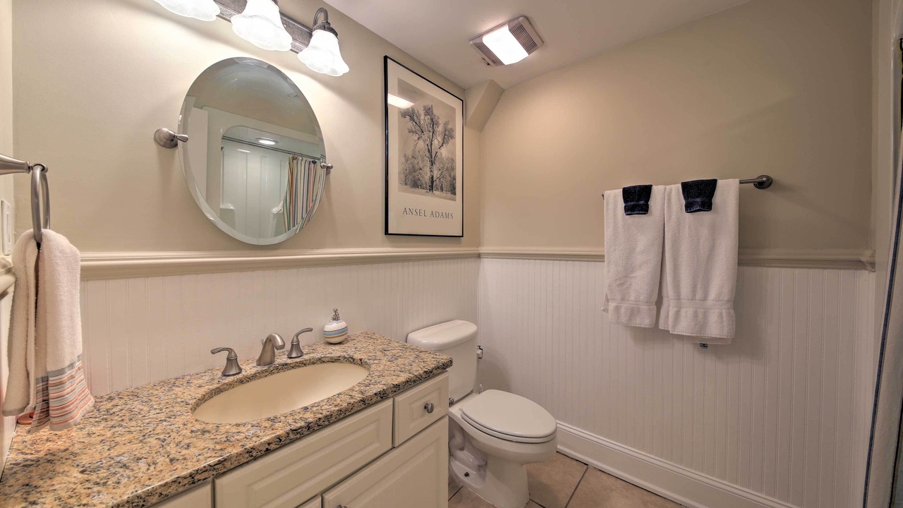 Photo of Bathroom in Manteo