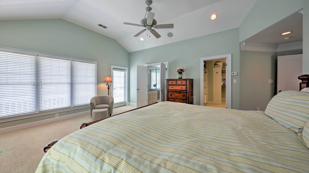 Photo of Bedroom in Manteo