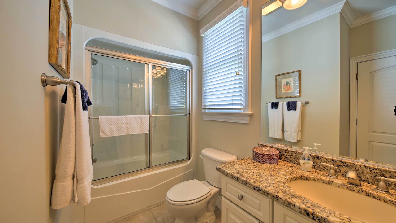Photo of Bathroom in Manteo