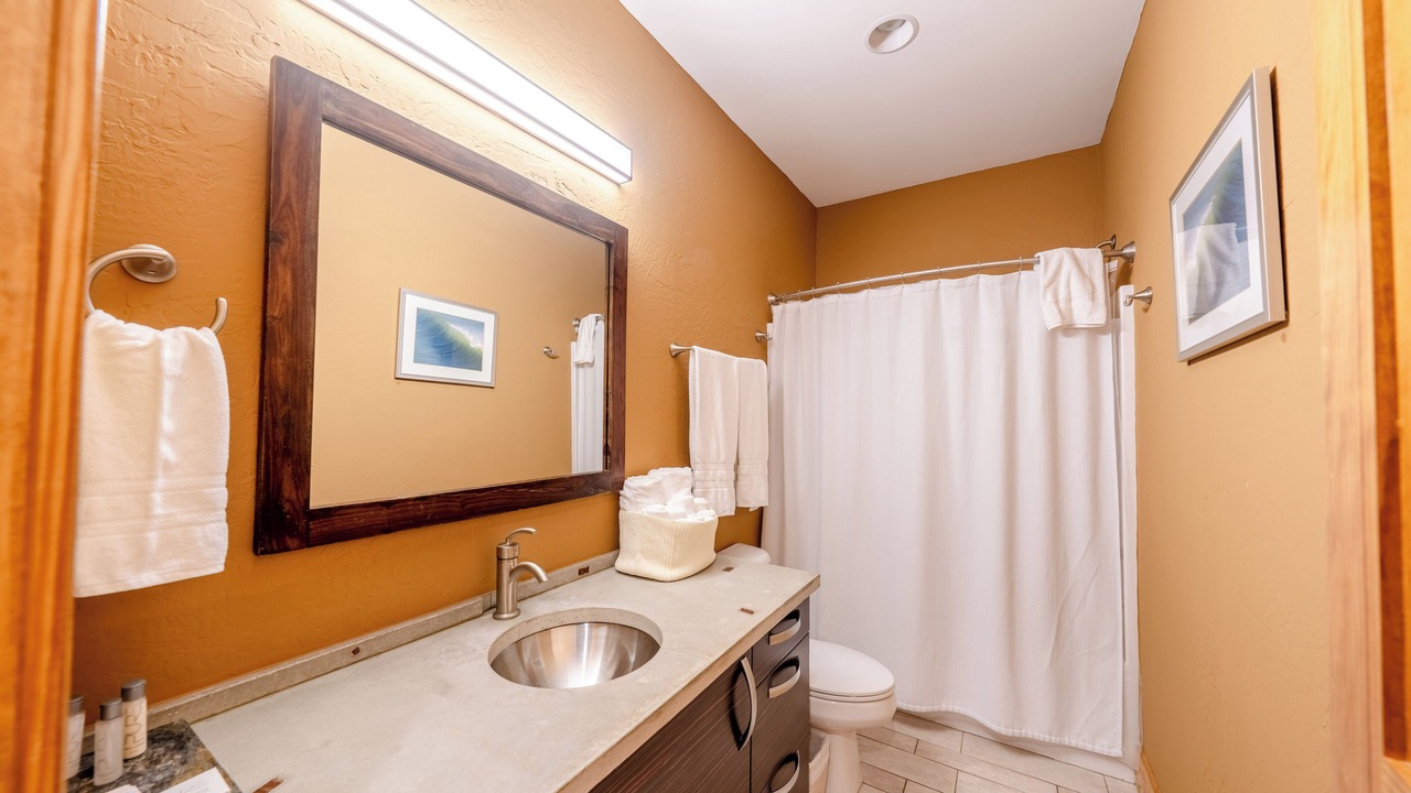 Photo of Bathroom in Waves