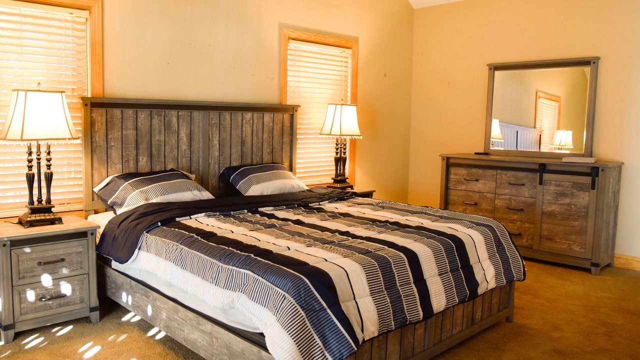 Photo of Bedroom in Southmont