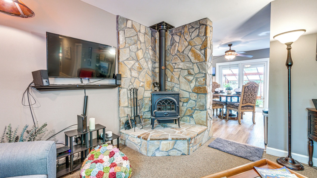 Photo of Livingroom in Black Mountain
