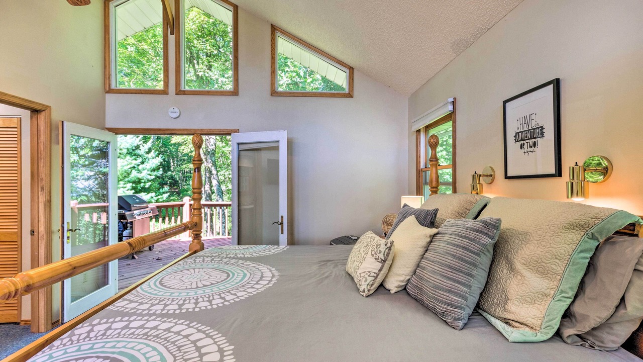 Photo of Bedroom in Hendersonville