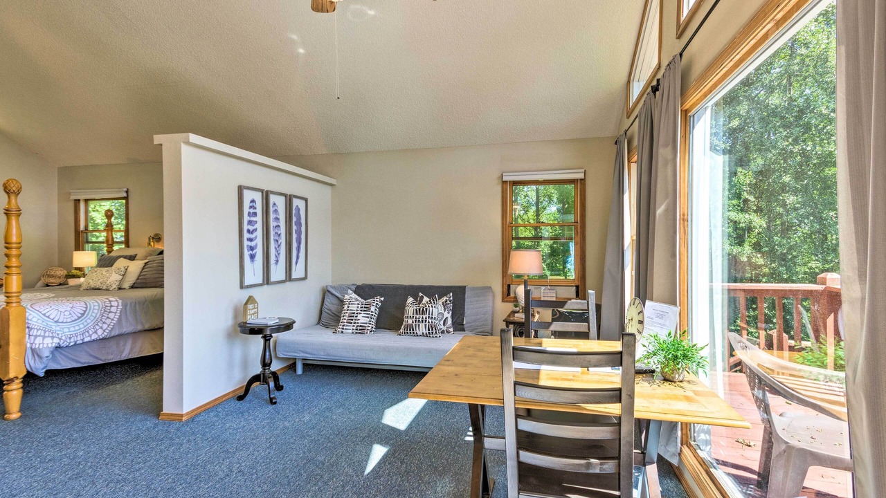 Photo of Livingroom in Hendersonville