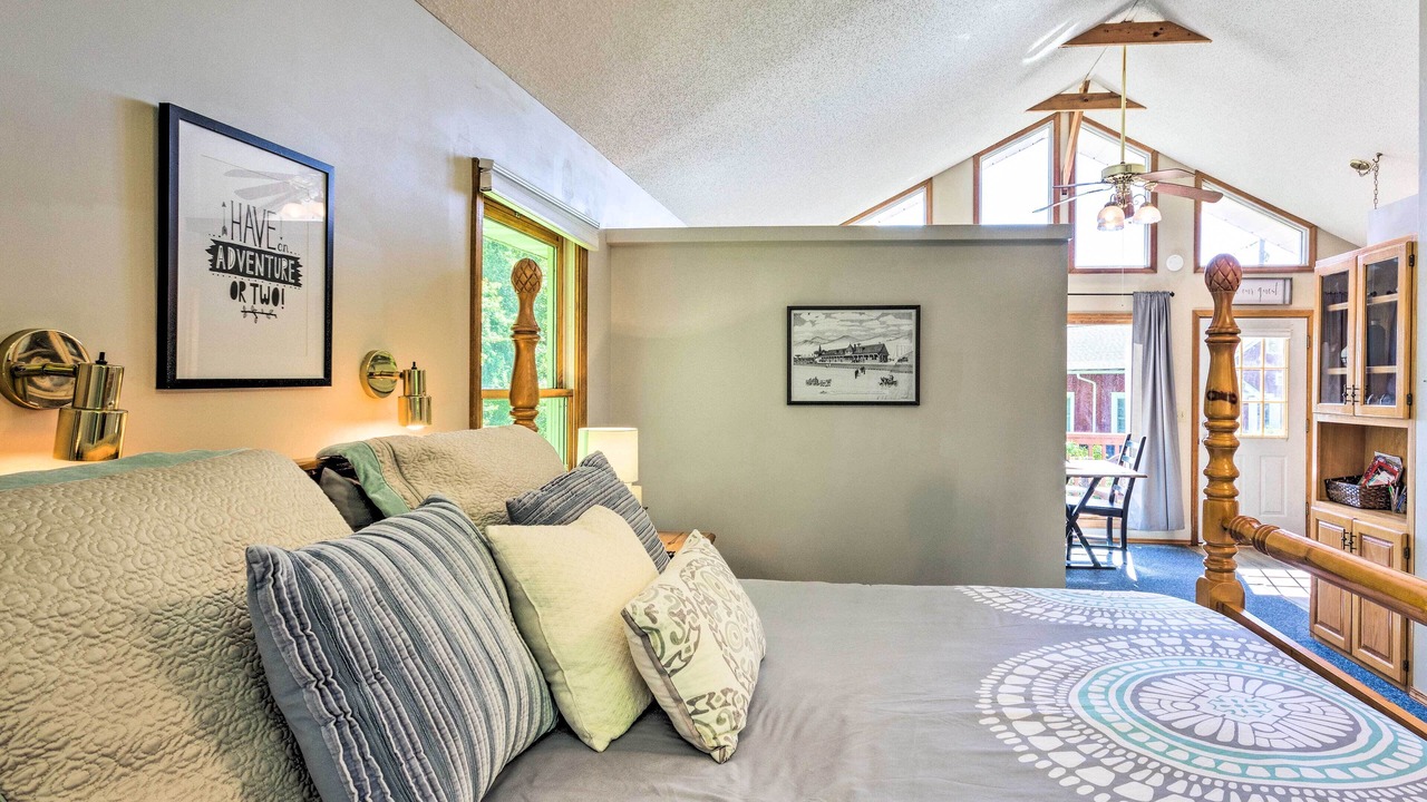 Photo of Bedroom in Hendersonville